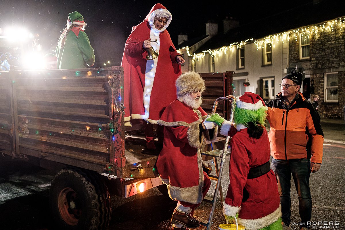 Santa Klaus is coming to town